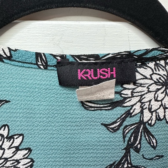 Sleeveless Shirt - Picture 3 of 4